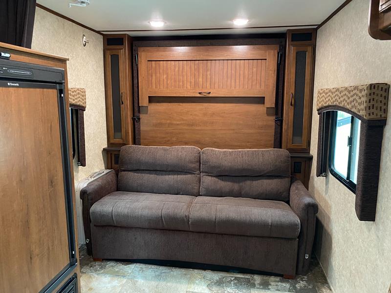 18ft-jayco-couch
