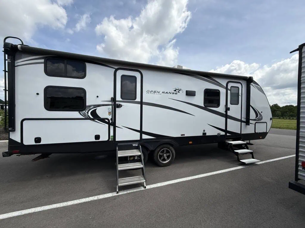 2020 2402BH Trailer Exterior