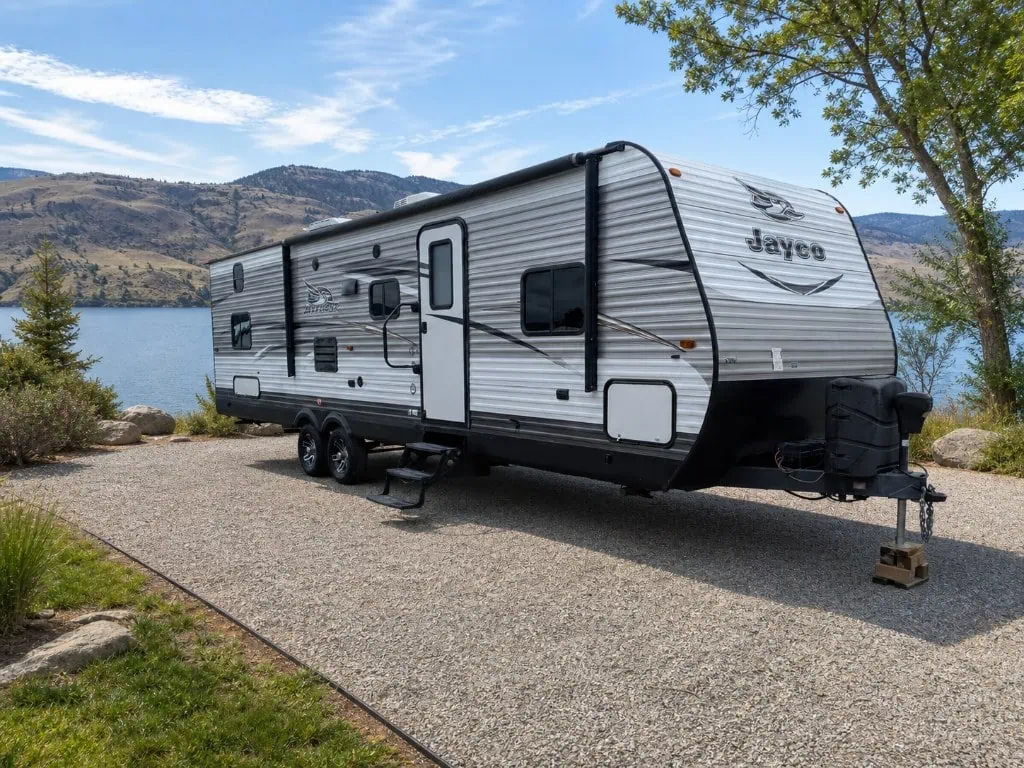 34-jayflight-29qbs-bunkhouse-trailer-exterior-side-06